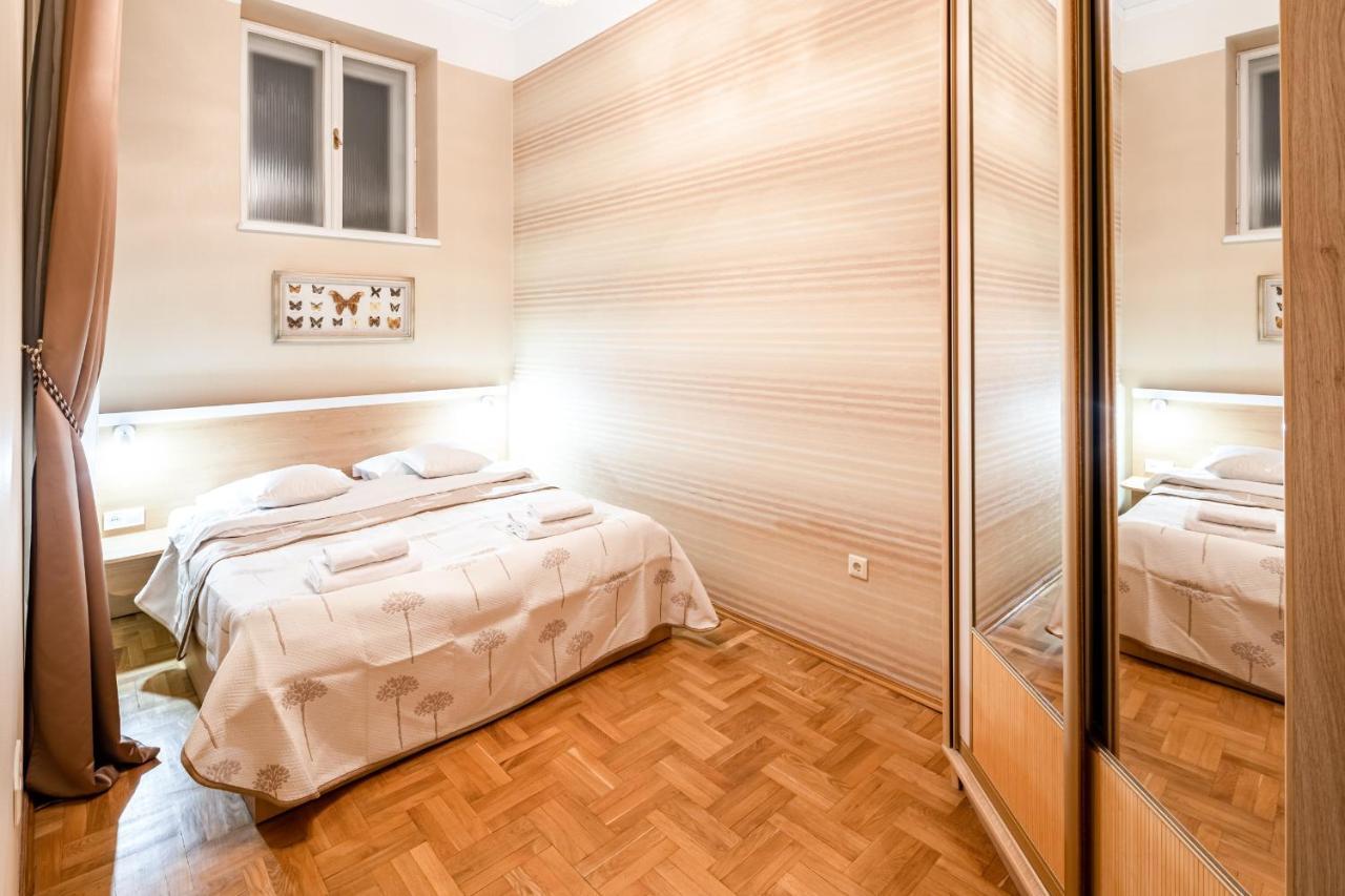 3 Bedrooms Royal Italian Style In An Austrian Building, Parking, Balcony Lviv Kültér fotó